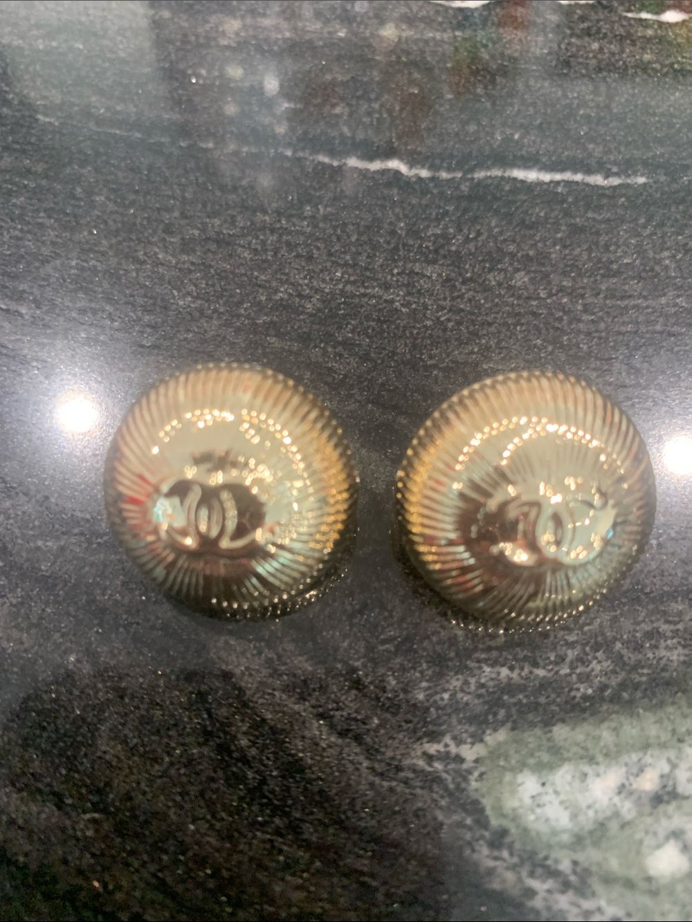 CHANEL Gold-Tone Ribbed CC Buttons - Picture 1 of 3
